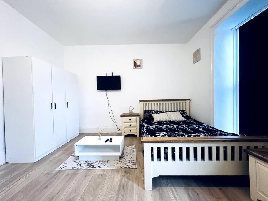 One Bedroom Close To Hyde Park #01 런던 외부 사진